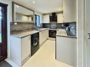 ANNE CLOSE- click for photo gallery